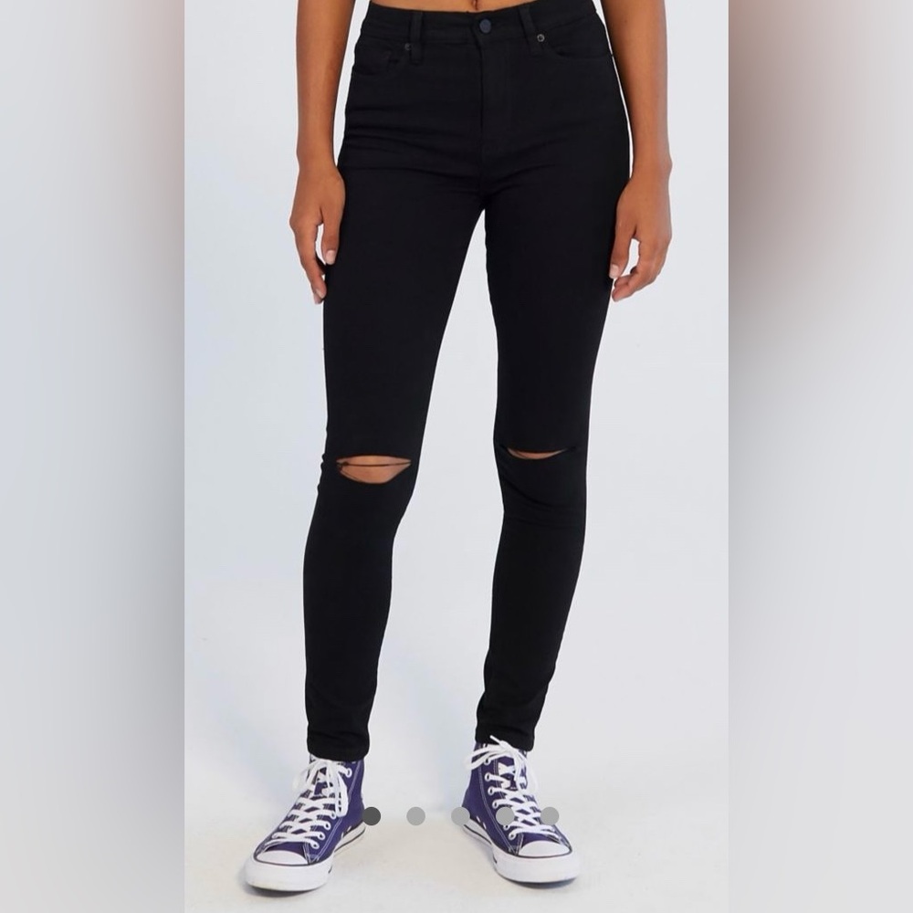 BDG Twig Ripped High-Wasted Skinny Jeans- Black
